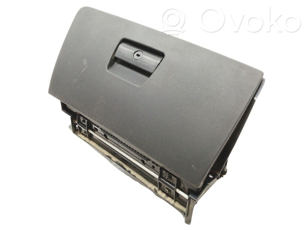 Glove box   51167075479