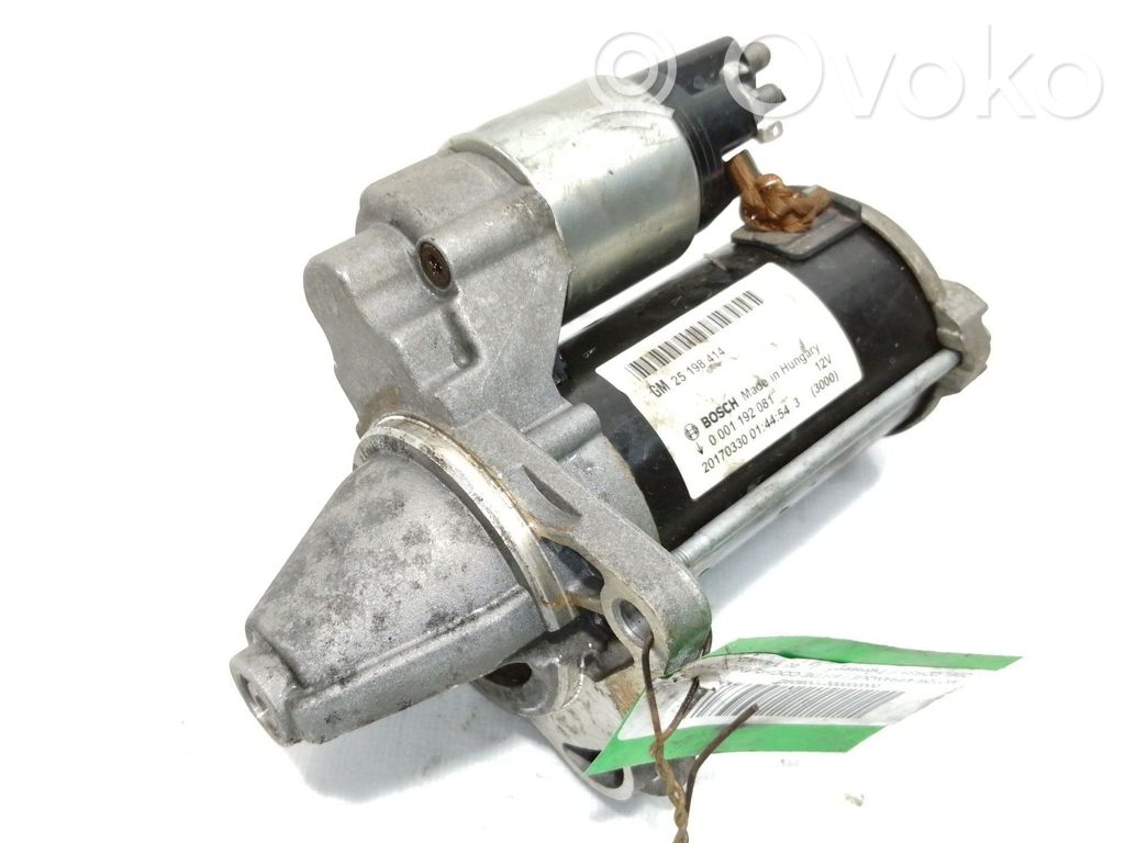 Starteris   25198414