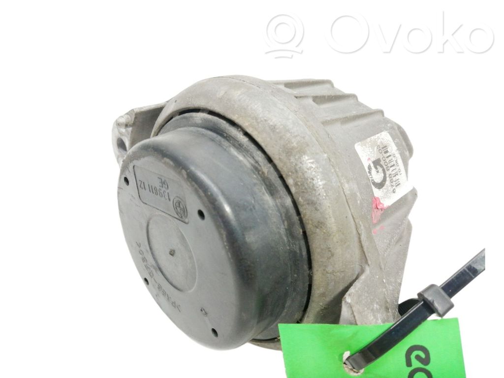 Soporte de montaje del motor   676880003