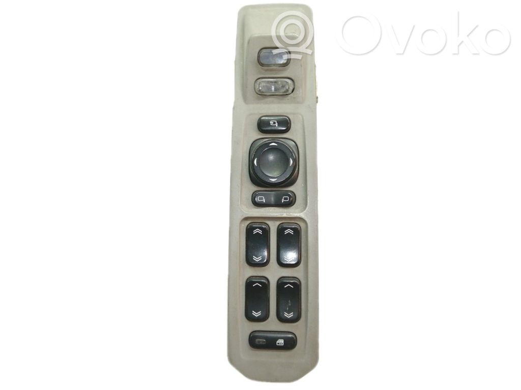 Cadillac CTS Electric window control switch 