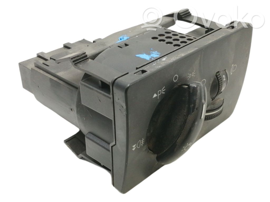 Interruptor de control del panel de luces   3M5T13A024AB,498610