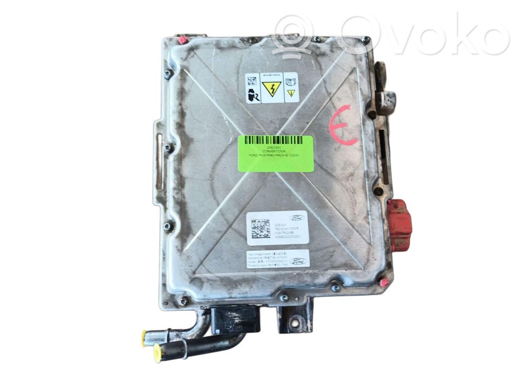 Inversor/convertidor de voltaje   2829228,PJ987P425BB
