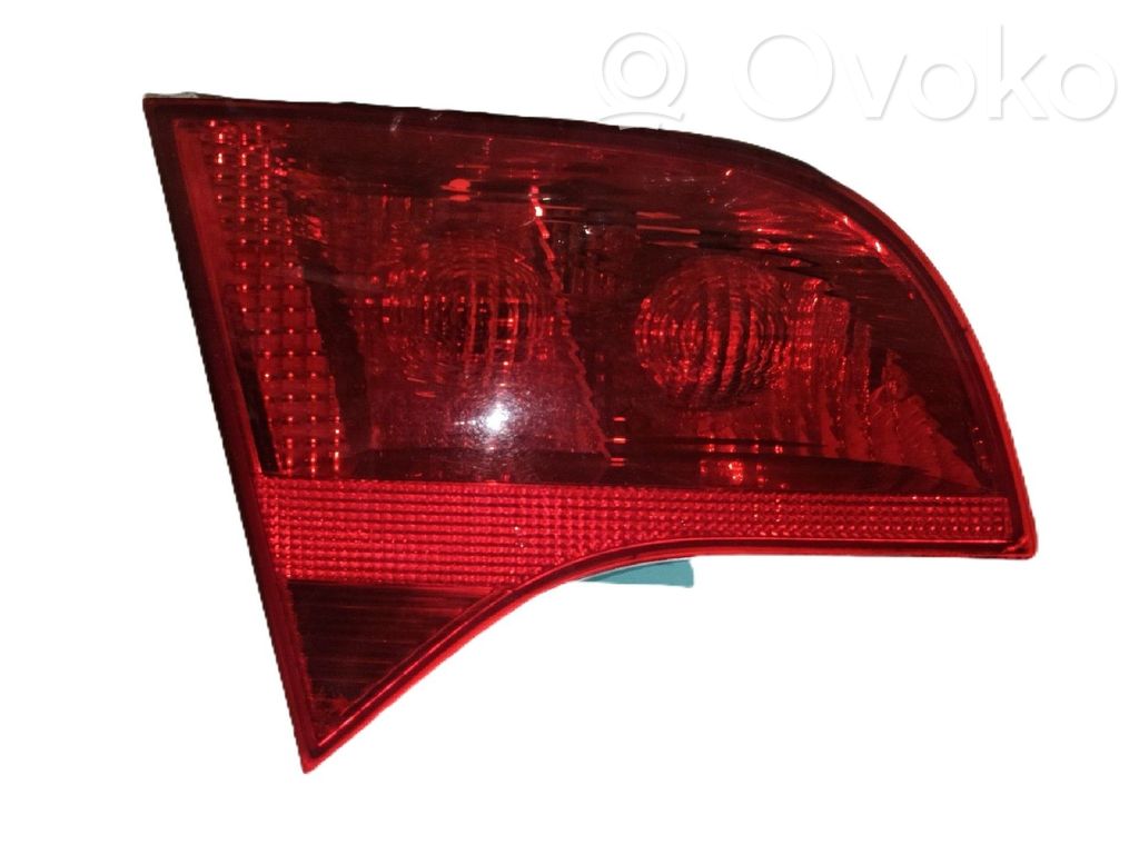 Audi A4 S4 B6 8E 8H Etuajovalon polttimo 