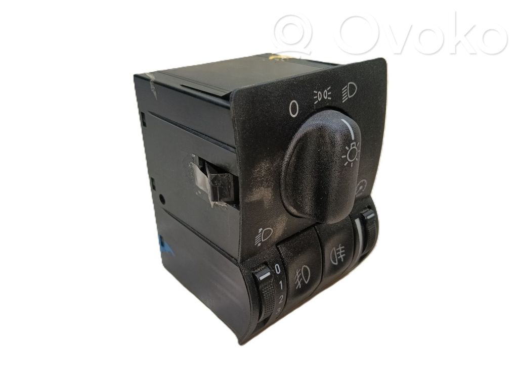 Interruptor de control del panel de luces   9181042,11643Z00
