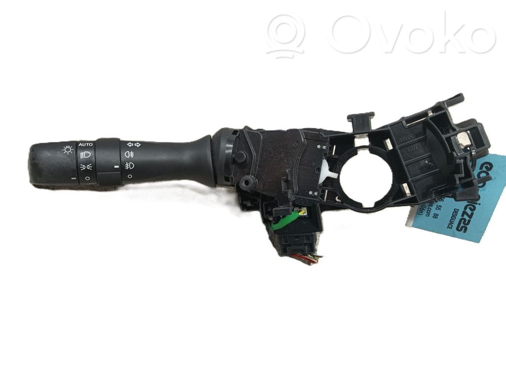 Suuntavilkun vipu   B000901680