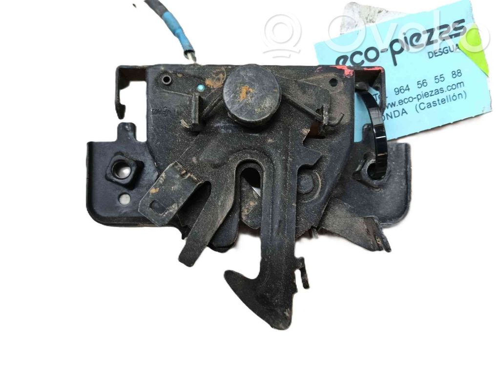 Renault Megane IV Tie down hook / loop 