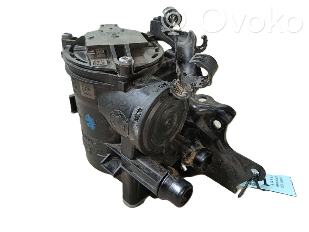 BMW X5 G05 Mocowanie / uchwyt filtra oleju 