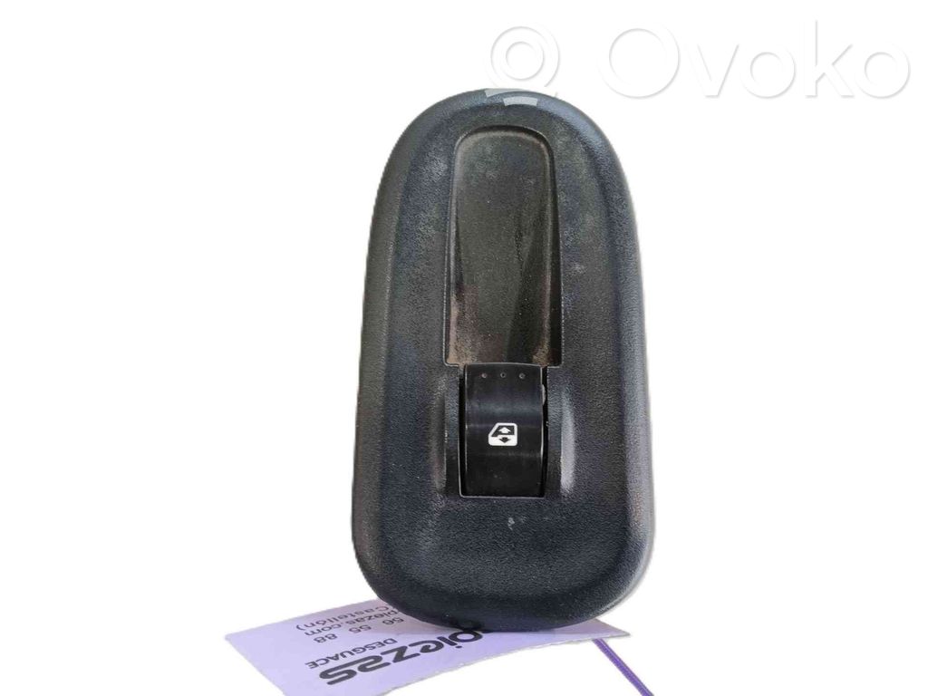 Comutator comandă geamuri electrice   8200476809,8200548968