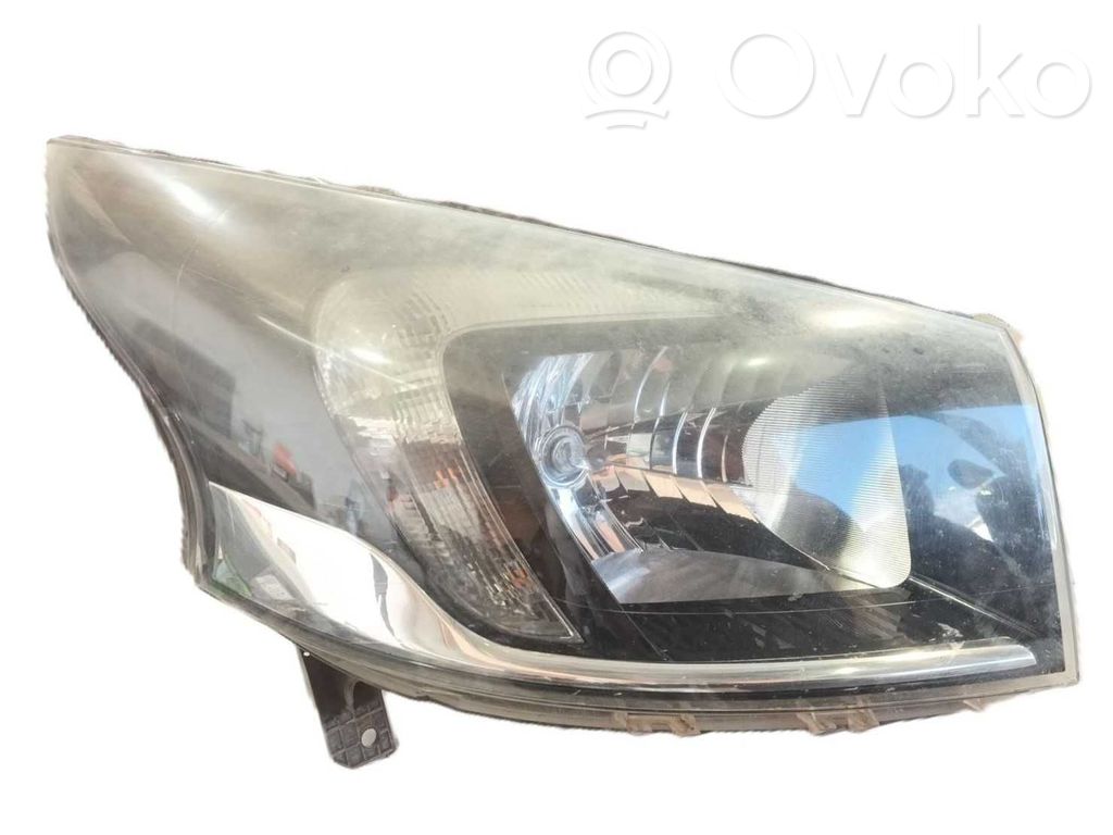 Opel Vivaro Faro/fanale