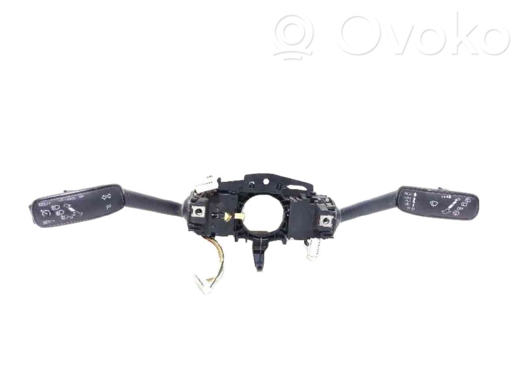 Comutator/buton multifuncțional   5Q0953513R