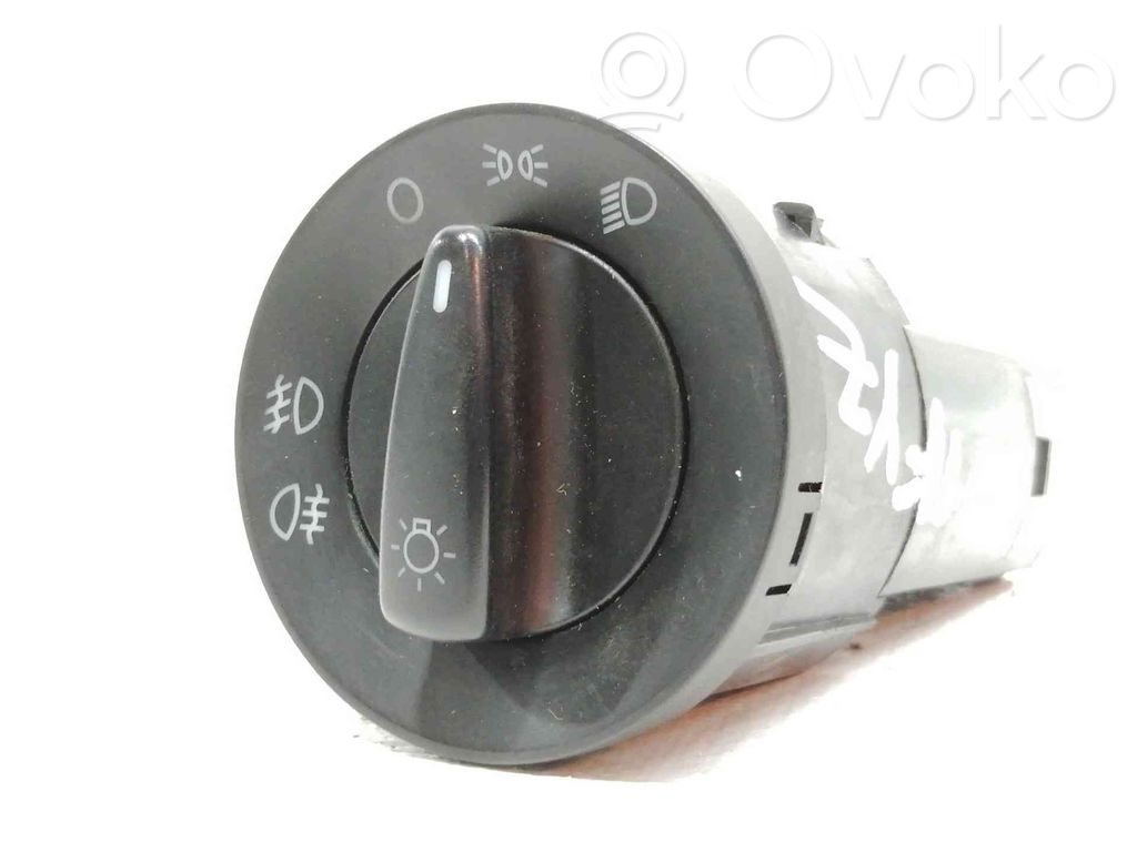 Interruptor de control del panel de luces   1UO941531