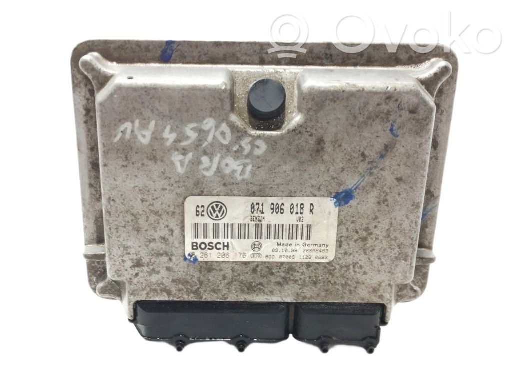 Sterownik / Moduł ECU   071906018R,26SA5483,0261206176