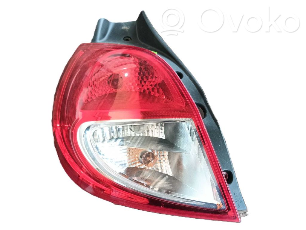 Renault Clio IV Задний фонарь в кузове 