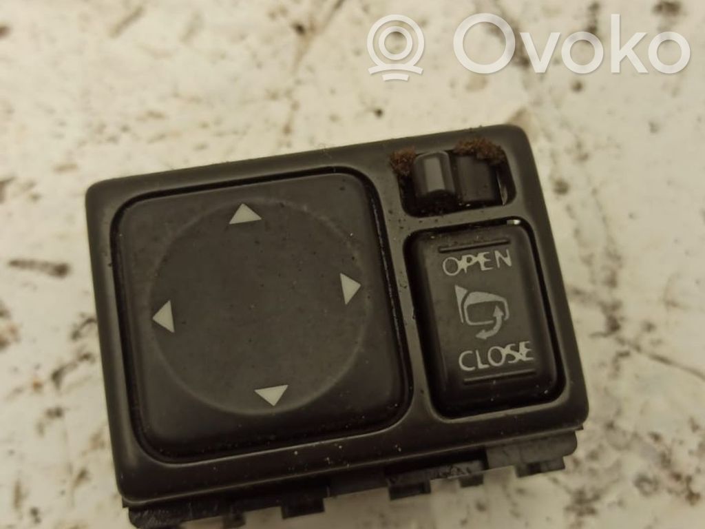 Wing mirror switch
