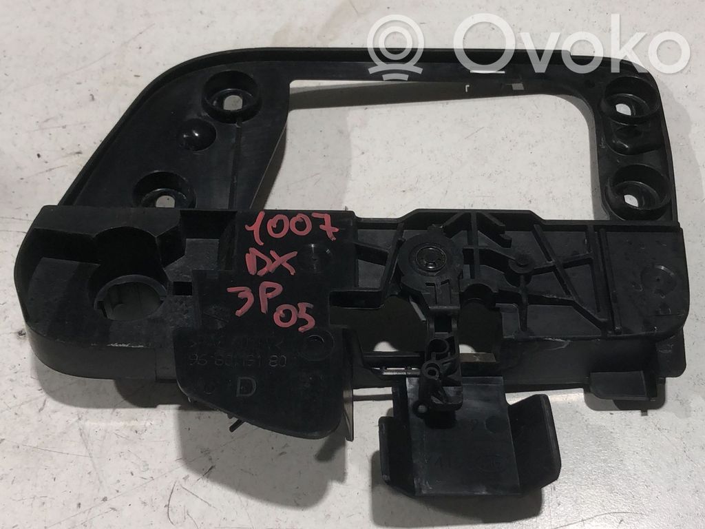 Peugeot 1007 Klamka zewnętrzna/wspornik drzwi 