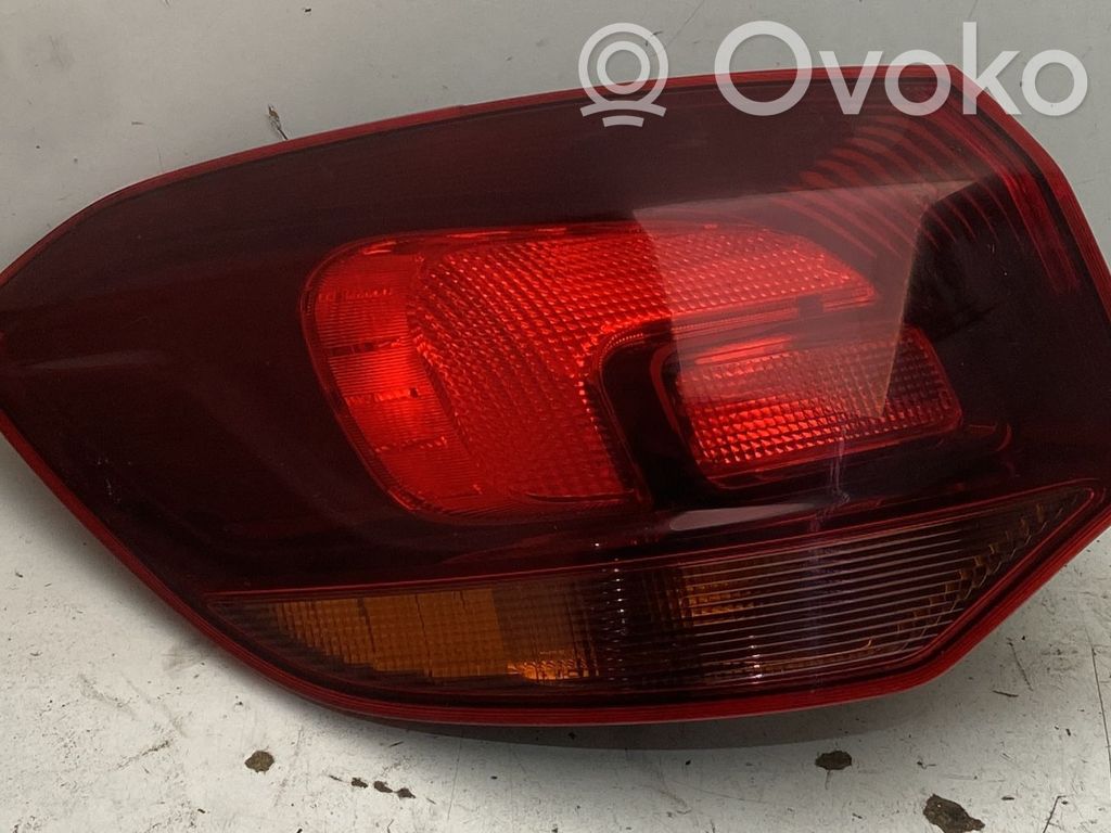 Opel Astra J Feux arrière / postérieurs