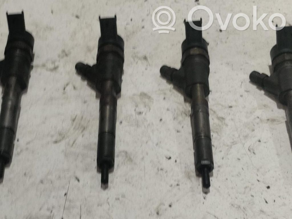 Inyector de combustible   0445110262,0445110262