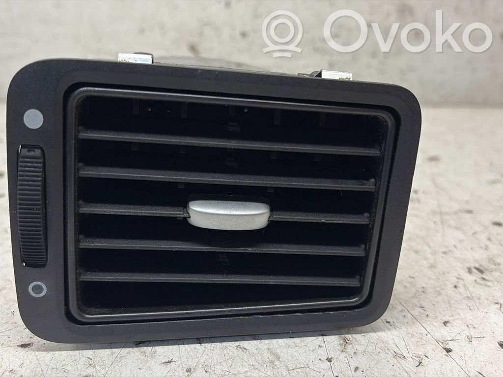 Grilă ventilație/ramă laterală bord