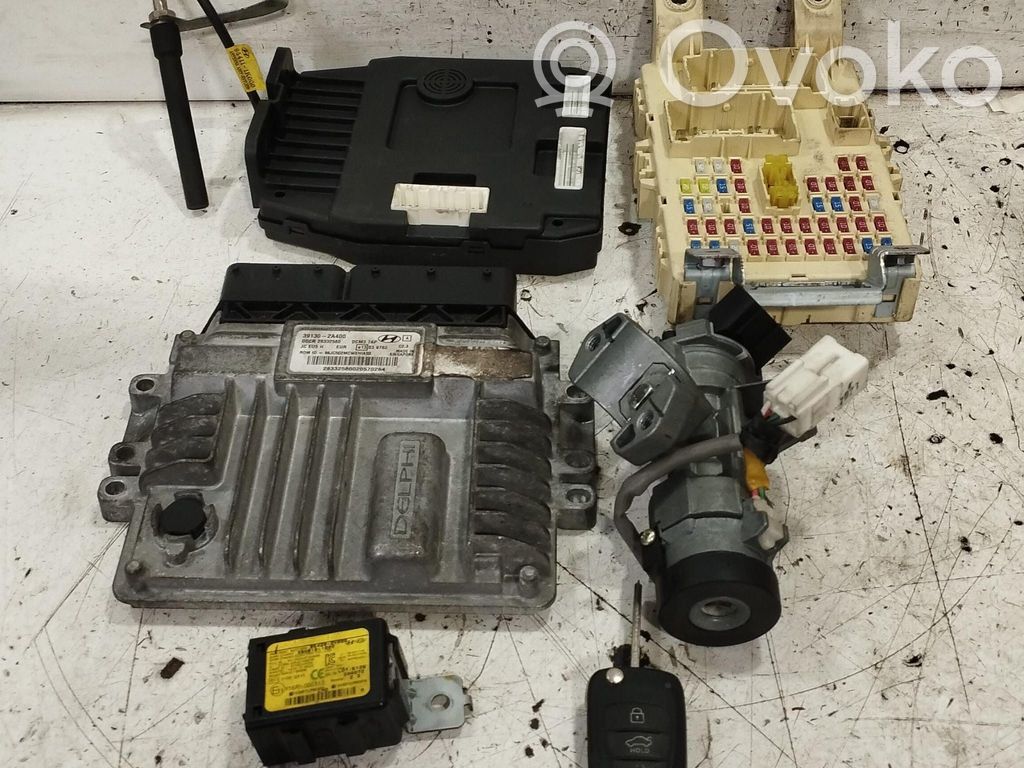 Hyundai ix20 Kit cu ECU motor și set închidere uși 
