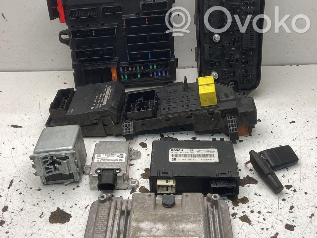 Cadillac BLS Kit cu ECU motor și set închidere uși 
