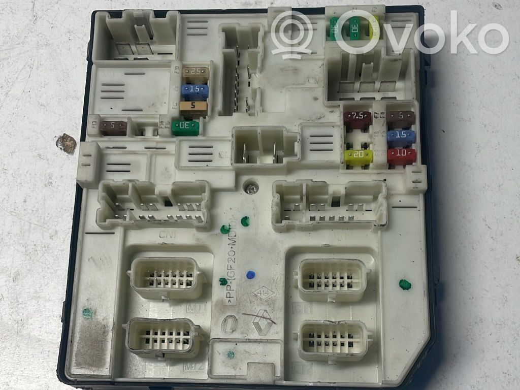 Renault Megane III Módulo de fusible 