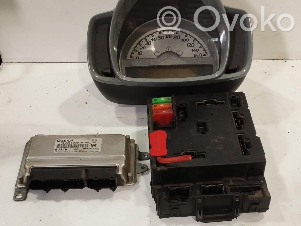 Smart ForTwo II Komputer / Sterownik ECU i komplet kluczy 