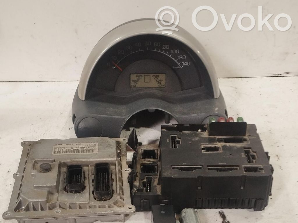 Smart ForTwo I MC01 Kit centralina motore ECU e serratura 