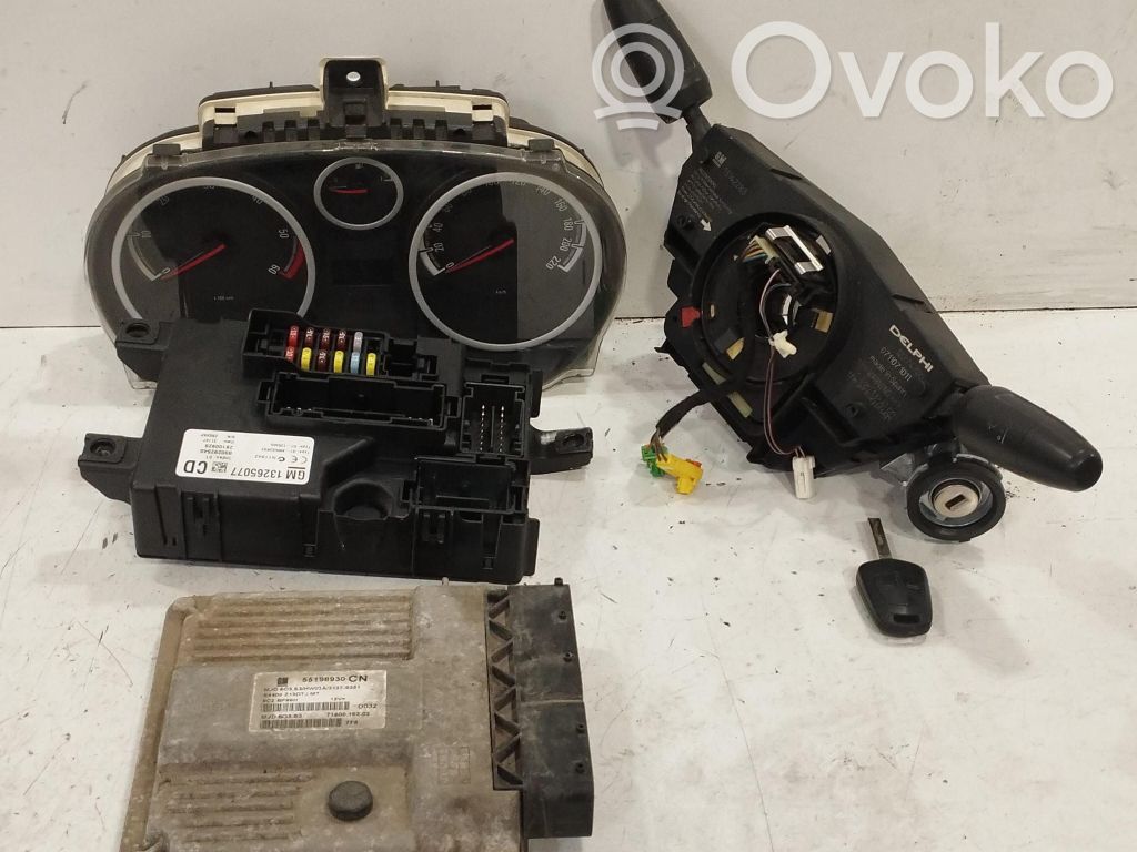 Opel Corsa D Kit centralina motore ECU e serratura 