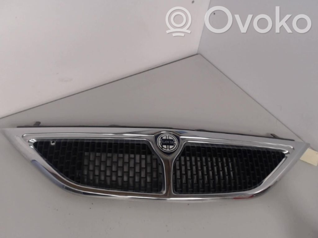Lancia Ypsilon Etusäleikkö 
