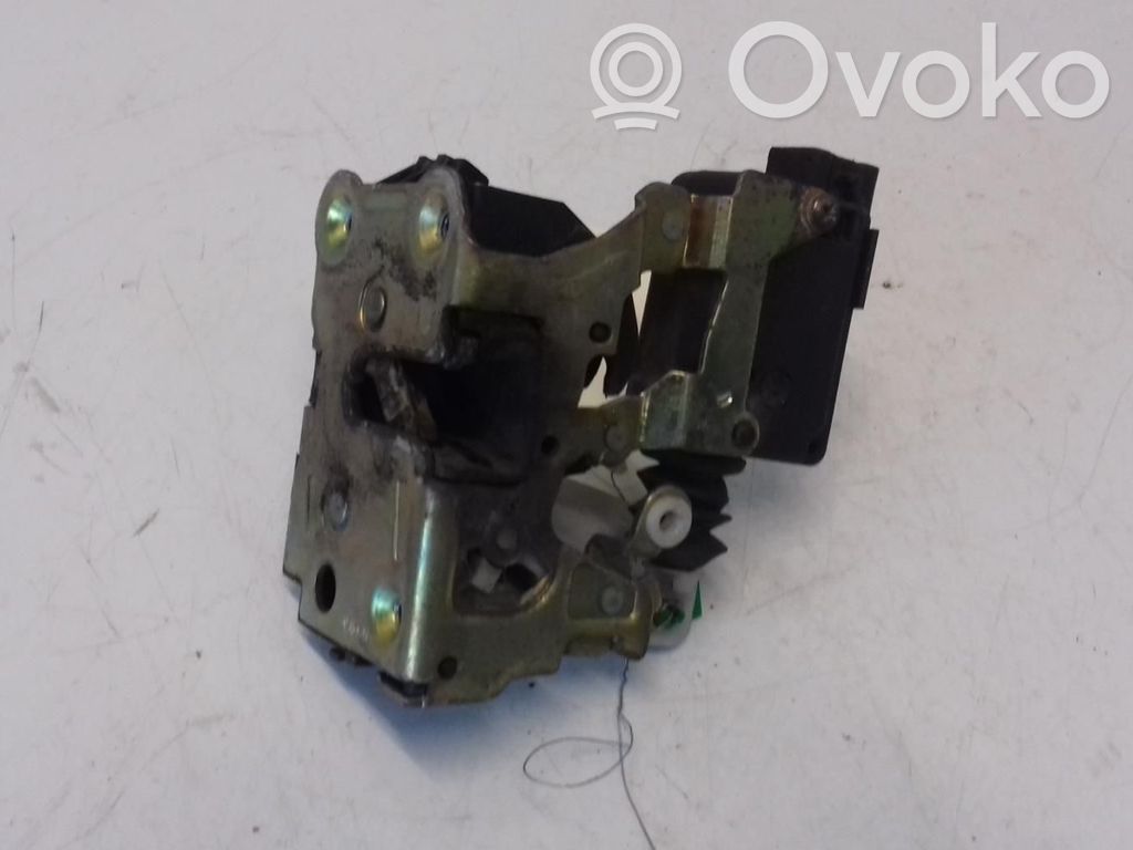 Renault Twingo I Etuoven lukko 