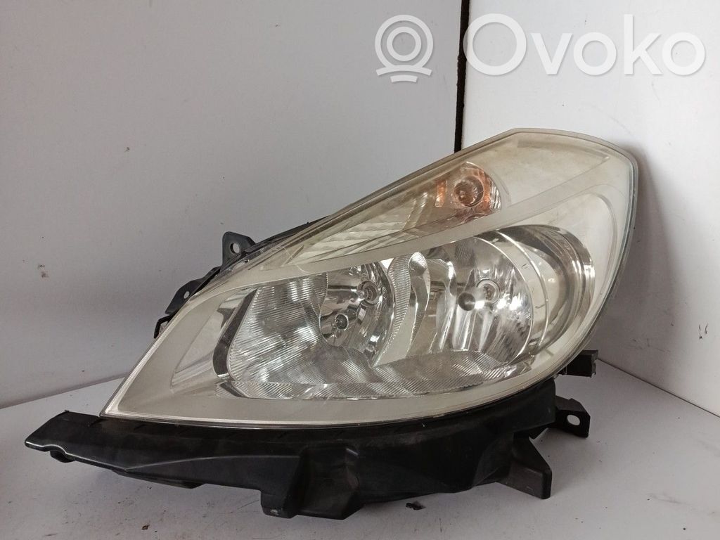 Renault Clio III Lampa przednia 