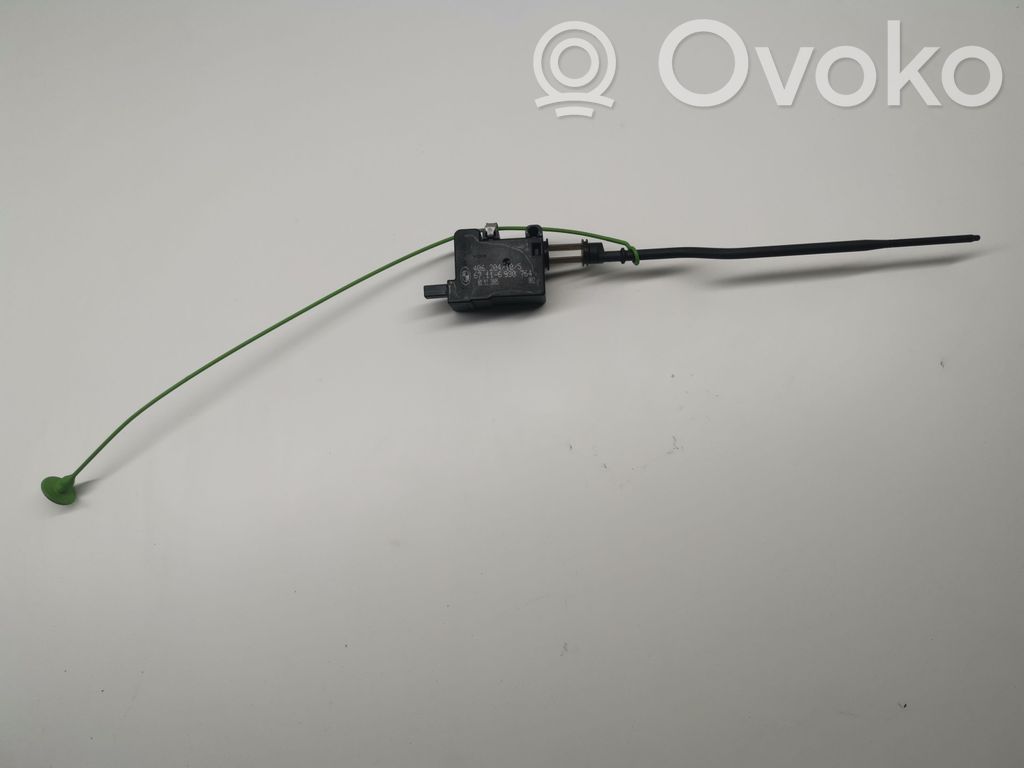 BMW 3 E90 E91 Fuel tank cap lock 