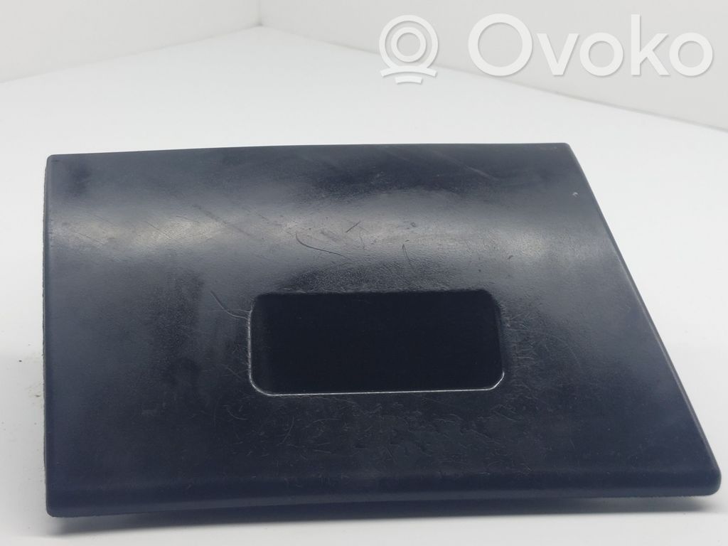Glove box