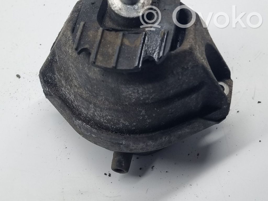 BMW 5 E60 E61 Variklio pagalvė 