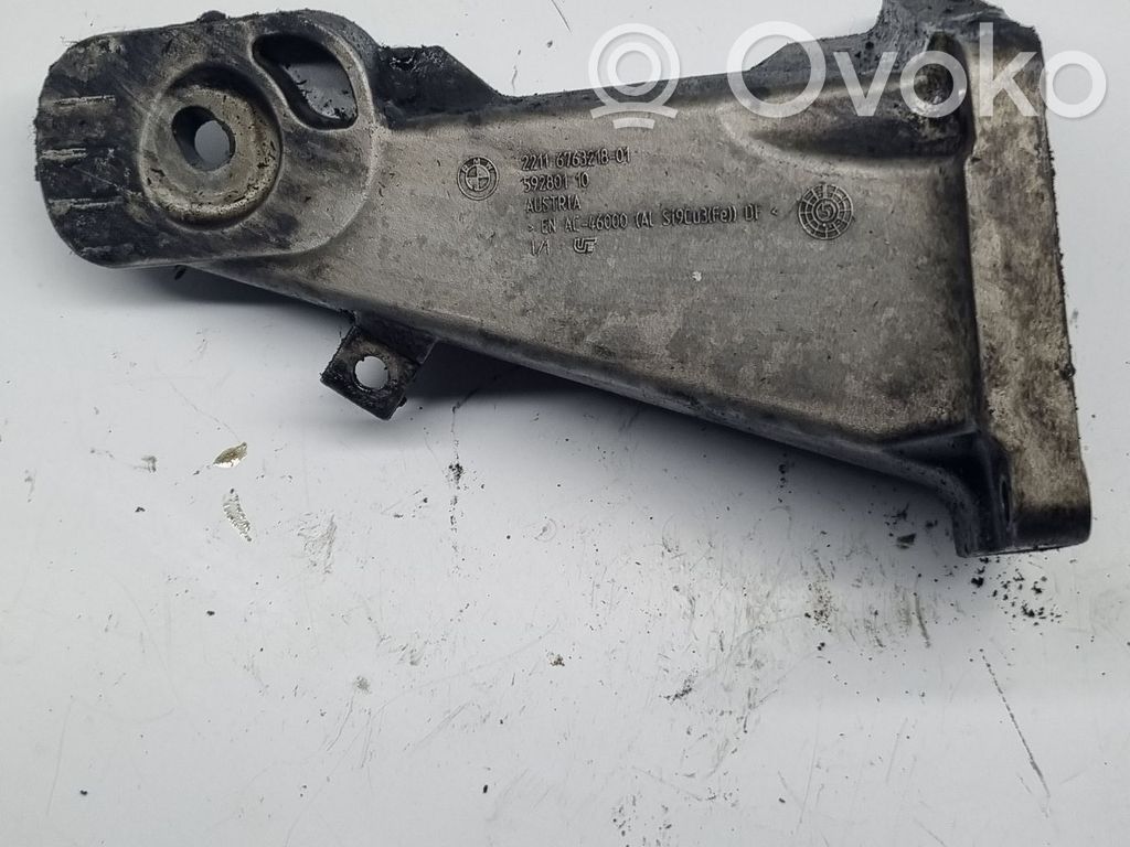 BMW 5 E60 E61 Variklio tvirtinimo kronšteinas 