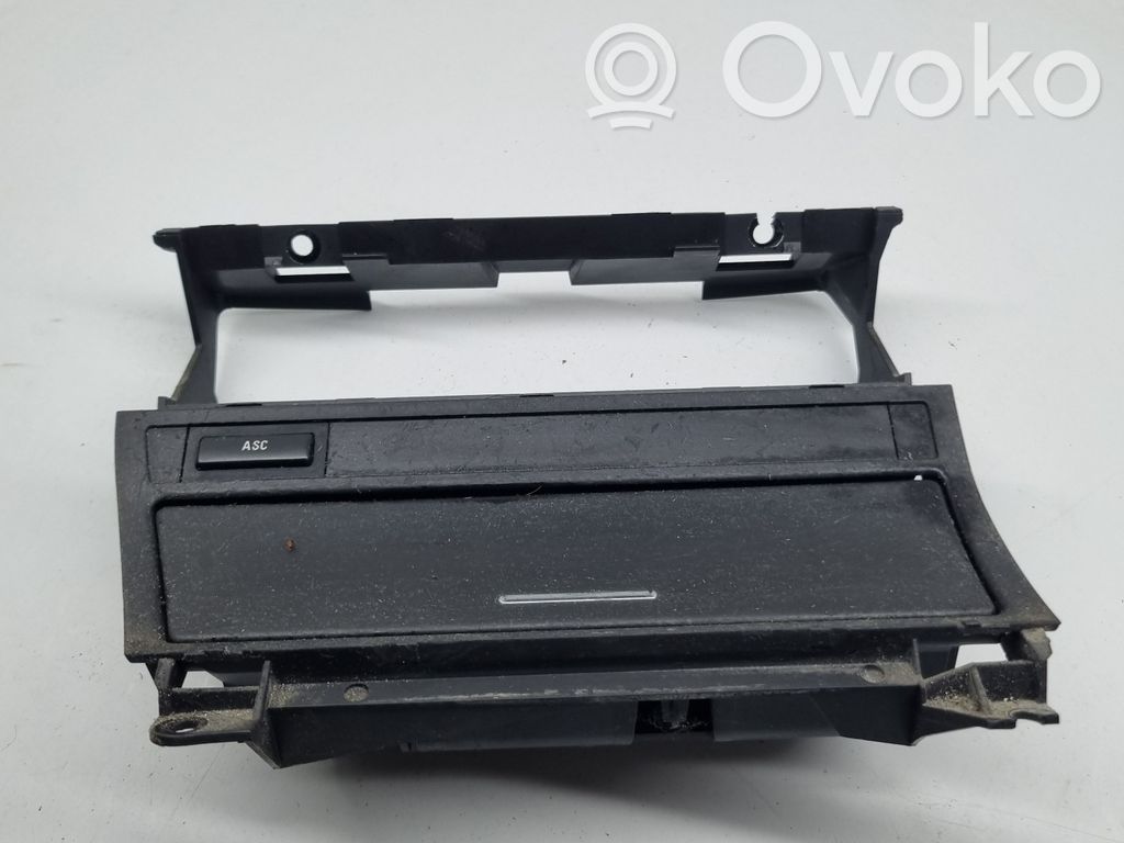BMW 3 E46 Pelnutrauks 