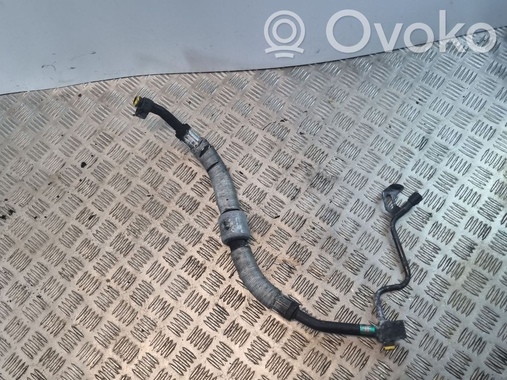 BMW 3 E46 Ilmastointilaitteen putki (A/C) 