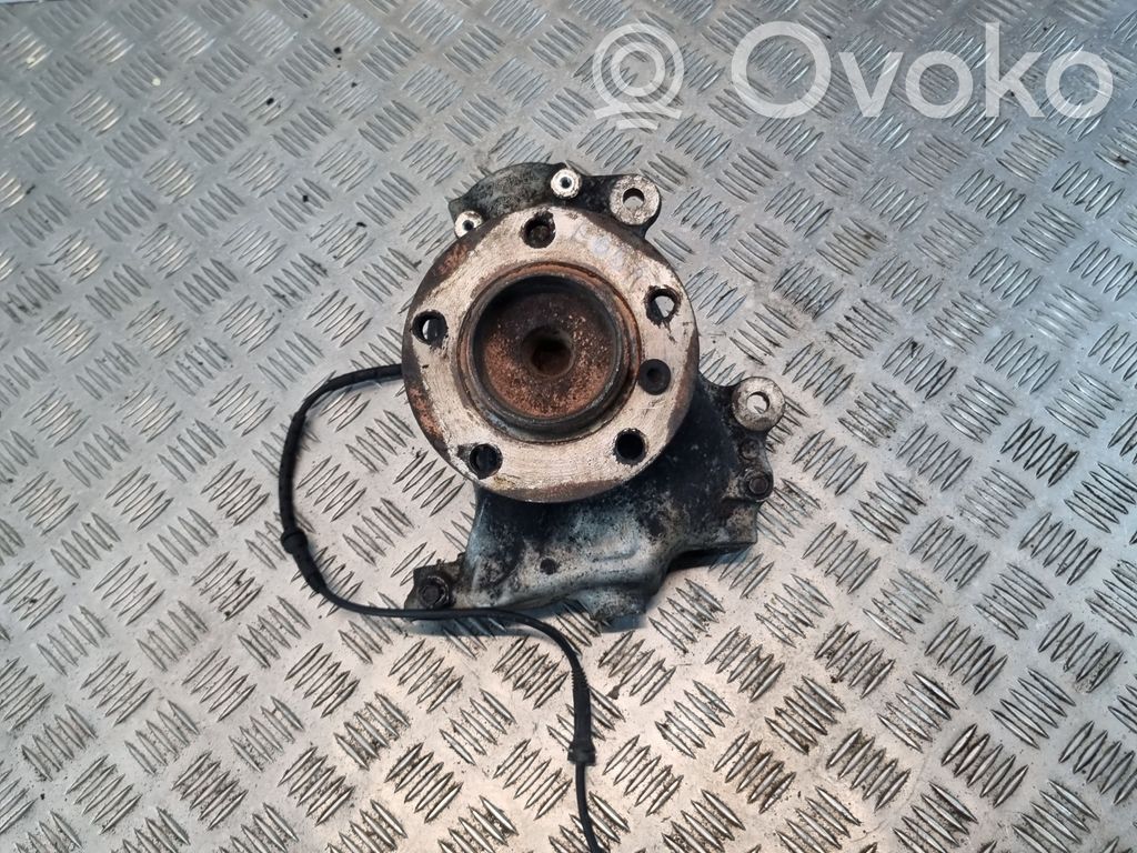 BMW 7 E65 E66 Priekinė stebulė 