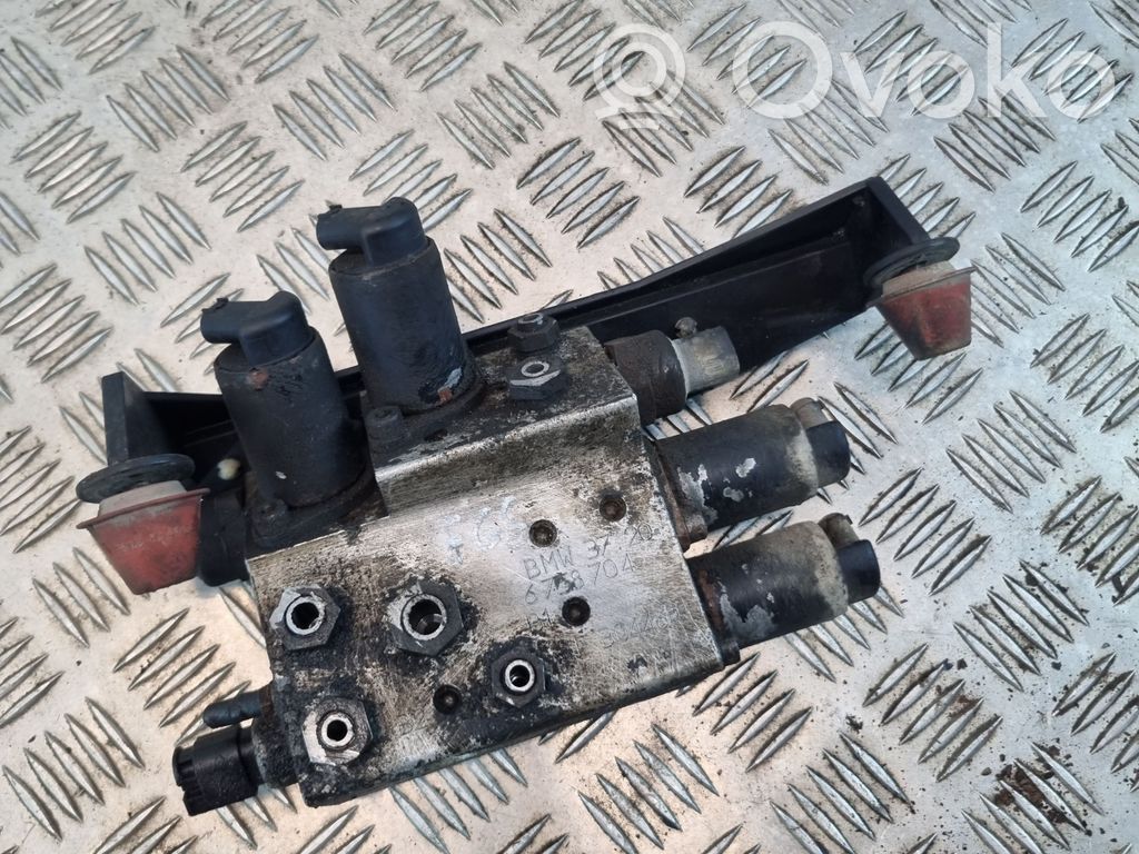 BMW 7 E65 E66 Aktyvaus stabilizatoriaus valdymo blokas 