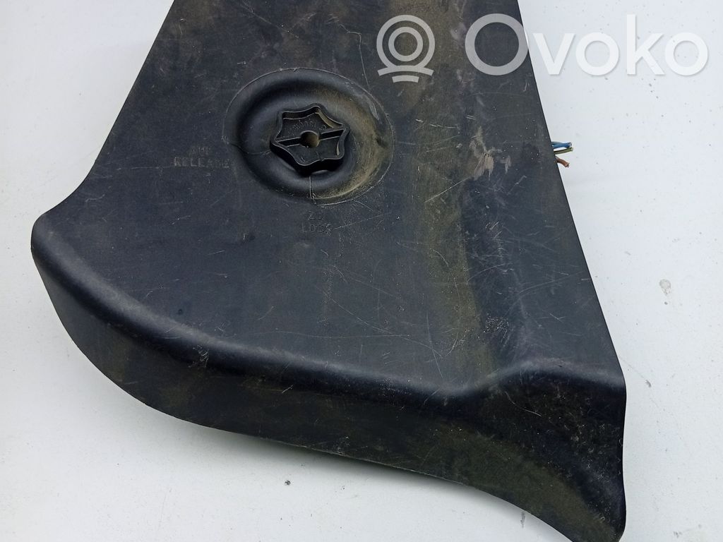 BMW 3 E36 Takavalon polttimon suojan pidike 