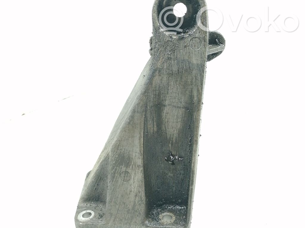BMW 1 E81 E87 Engine mounting bracket 