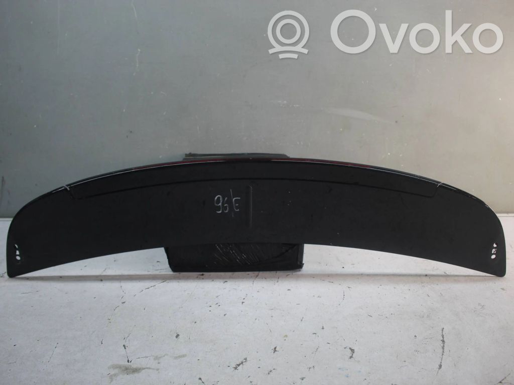 Tailgate/trunk spoiler   104842900B,119119