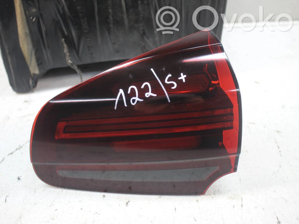 Porsche Cayenne (92A) Takaluukun takavalot 