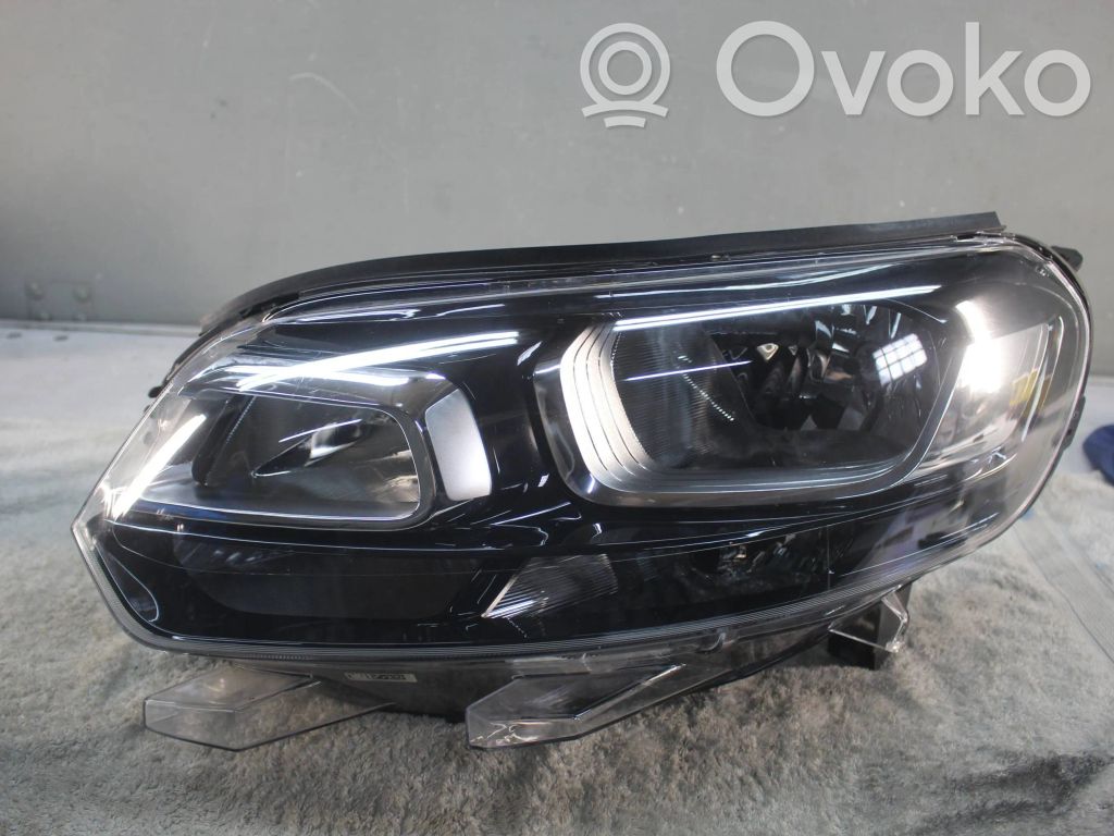 Opel Vivaro Headlight/headlamp 