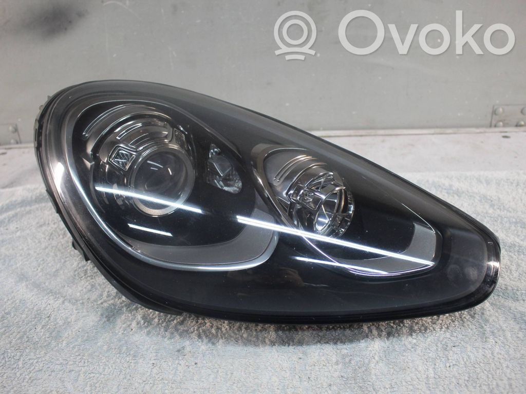 Porsche Cayenne (92A) Scheinwerfer 