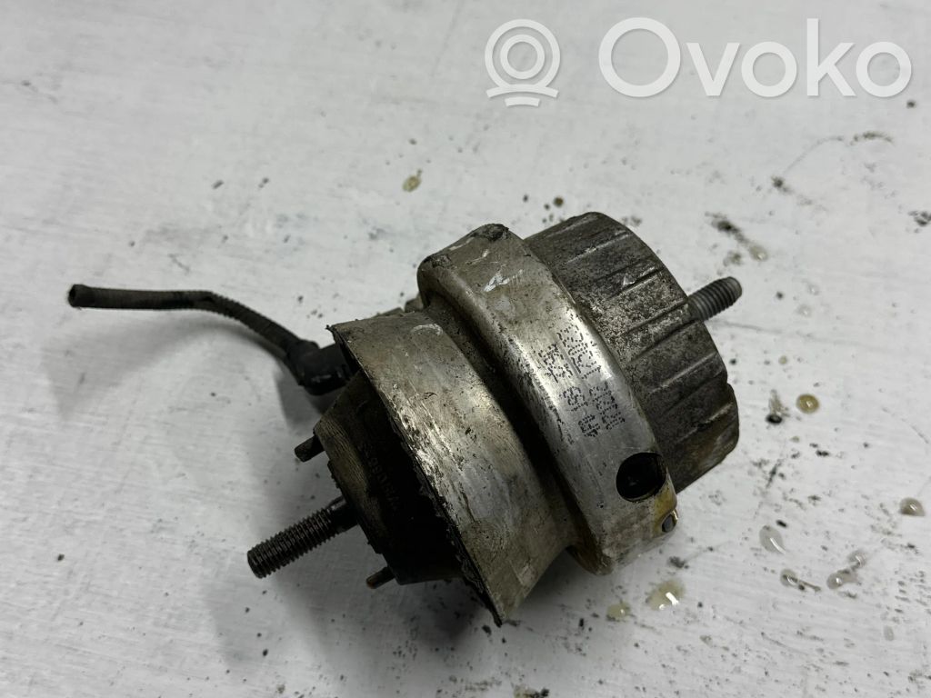 Audi A6 S6 C6 4F Engine mount bracket 