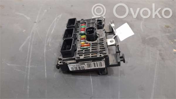 Módulo de fusible   9661682780