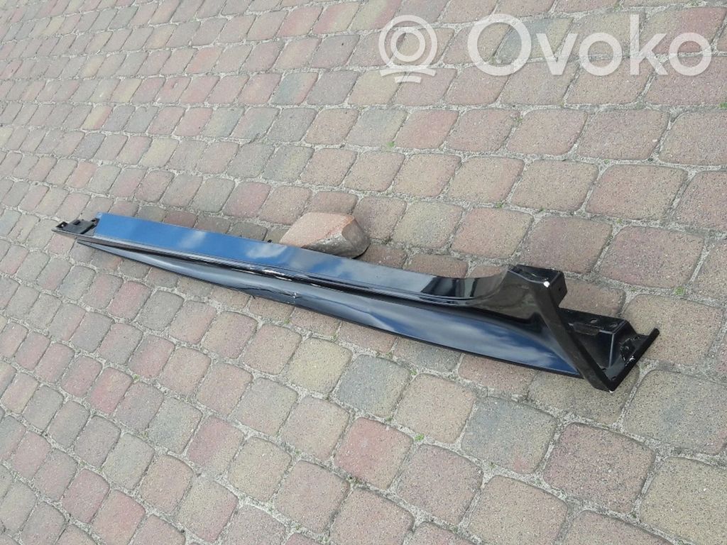 Jaguar XE Kynnyksen/sivuhelman lista 
