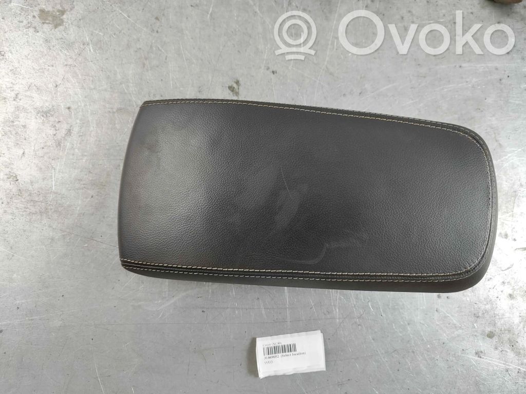 Volvo XC40 Armrest 