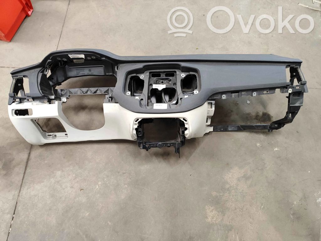 Volvo XC90 Panelis 